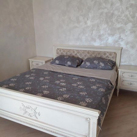 Luxury Apartment In The Center คีชีเนา ภายนอก รูปภาพ